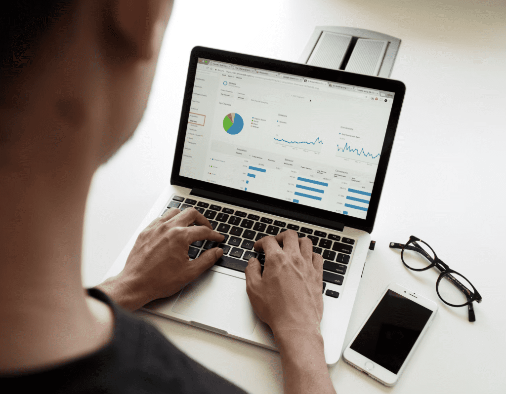 Digital Laptopn Graph